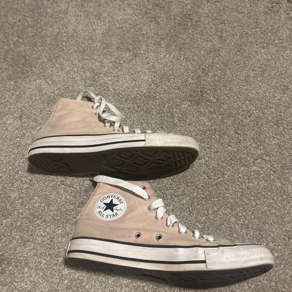 light pink converse - Picture 3 of 3